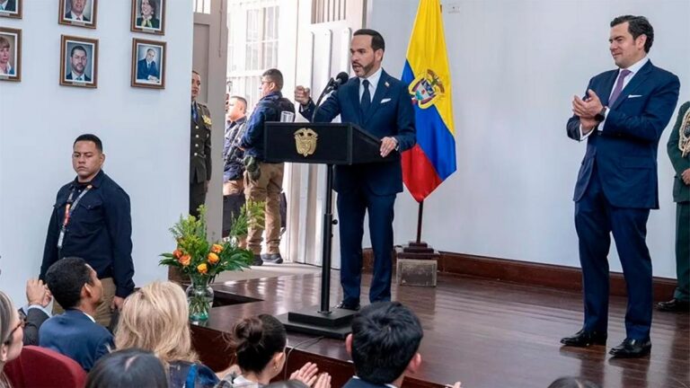 Abelardo de la Espriella pone freno a los gastos injustificados de la UNP y ordena revisar los esquemas de seguridad