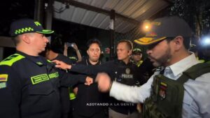 «Van a saber lo duro que muerde el tigre»: Abelardo sorprendió en operativo matutino en Medellín