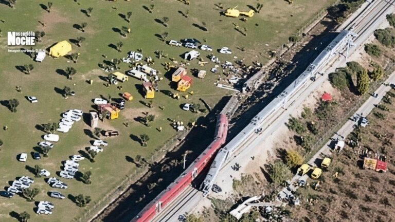 Crece la cifra de víctimas mortales en el accidente ferroviario de España: ¿qué se sabe?