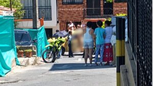 La comunidad encontró un cuerpo sin vida al interior de un taxi en Antioquia ¿Qué pasó?