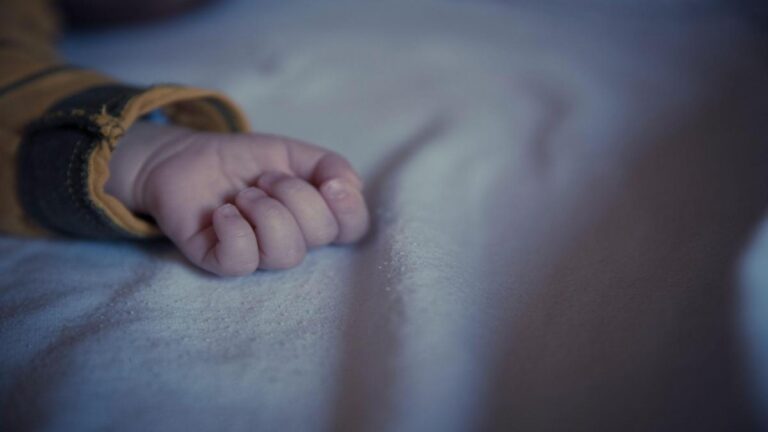 ¡Qué dolor! Eutanasia a bebé de 2 años conmociona al mundo