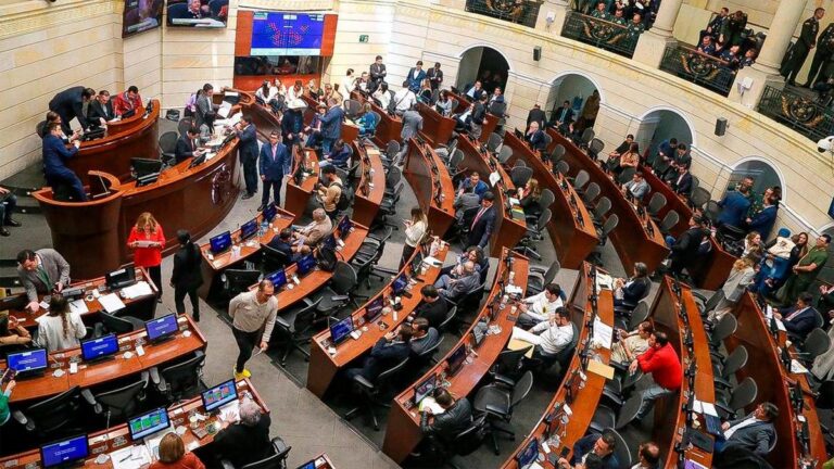 ¿Quién gana y quién pierde? La pelea por el presupuesto de Colombia para 2027