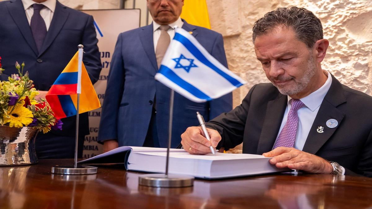 De Petro a Jerusalén: Abelardo cambia el mapa