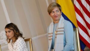 “Nunca me contaron”: Laura Sarabia responde por las presuntas bolsas de dinero