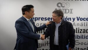 ¡Atención! Renunció Bruce Mac Master