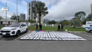 ¡Media tonelada de marihuana en una camioneta! Así fue el operativo contra el narcotráfico en Armenia.