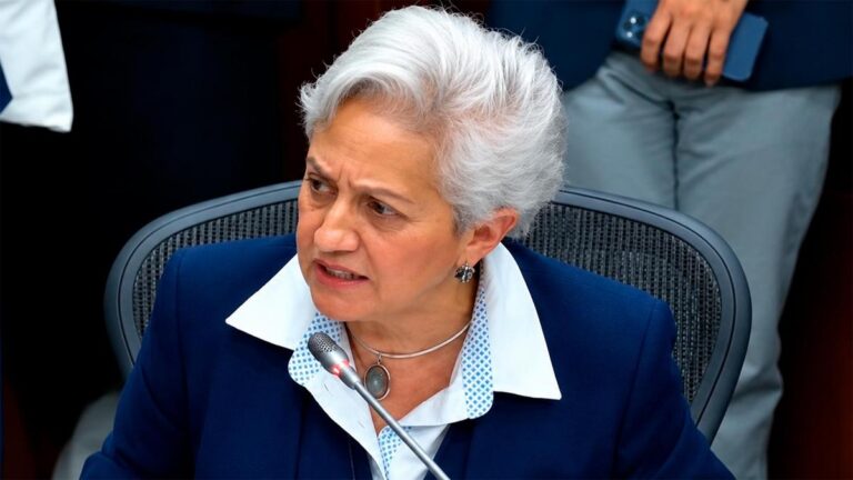 Crisis en la salud de los maestros: deudas por $2,4 billones ponen en jaque al Fomag