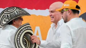 Petro niega haber ordenado presiones a exparamilitares por el Pacto de Valledupar y pide publicar las actas