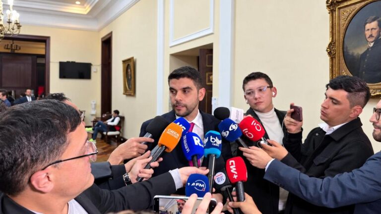 “No se negocia la extradición”: Senador Cadavid marca nuevas condiciones