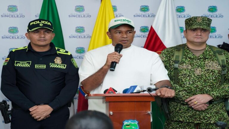 “Se quitó la máscara del tigre”. Alcalde responde