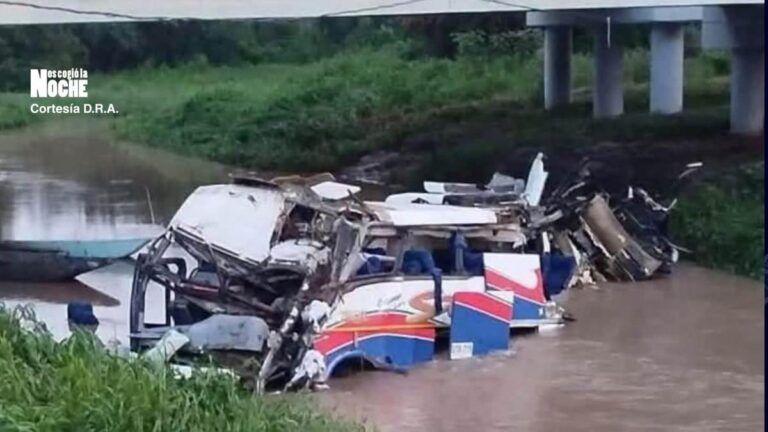 Tragedia en el vallenato: el bus que transportaba a la agrupación del hijo de Poncho Zuleta se accidentó en el Cesar