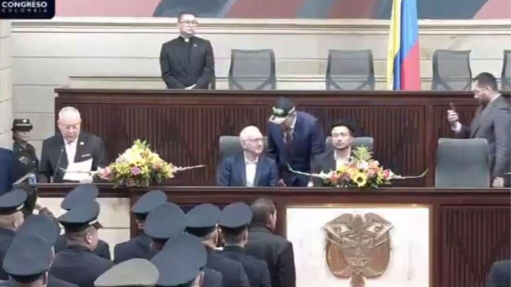 “Usted no tiene por qué estar aquí”: senador Germán Rodríguez confrontó a ex ministro de Petro, Guillermo Jaramillo, en plena ceremonia