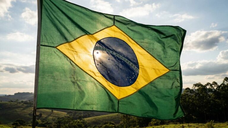 Brasil, dividido políticamente: Lula y Flávio Bolsonaro van a segunda vuelta