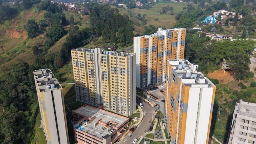 2.000 familias ya tienen una ayuda para comprar vivienda en Antioquia: así funciona Mi Casa Antioquia Ya