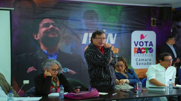 ¿Qué tal esto? Petro llama a huelga general