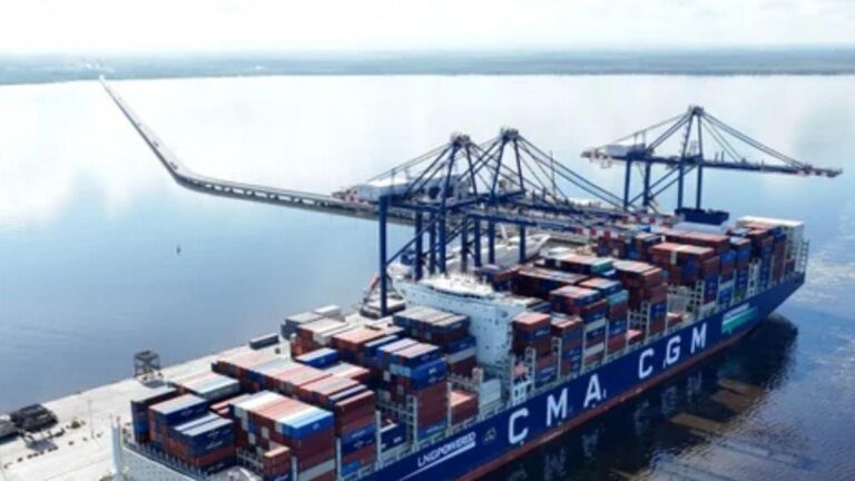 Puerto Antioquia estrena ruta directa con Asia: cuánto tardará la carga en llegar desde China