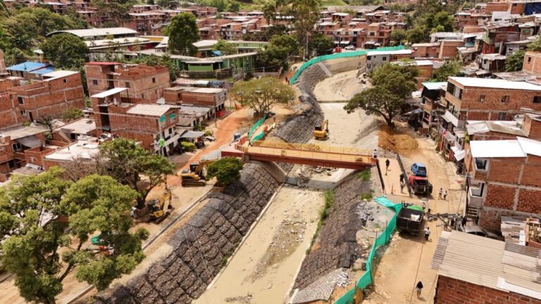 Medellín está a punto de terminar las obras de mitigación en la quebrada Altavista: así quedará el sector